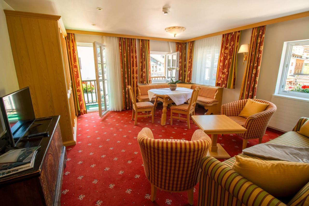 Hotel Tannbergerhof Im Zentrum Von Lech Bagian luar foto