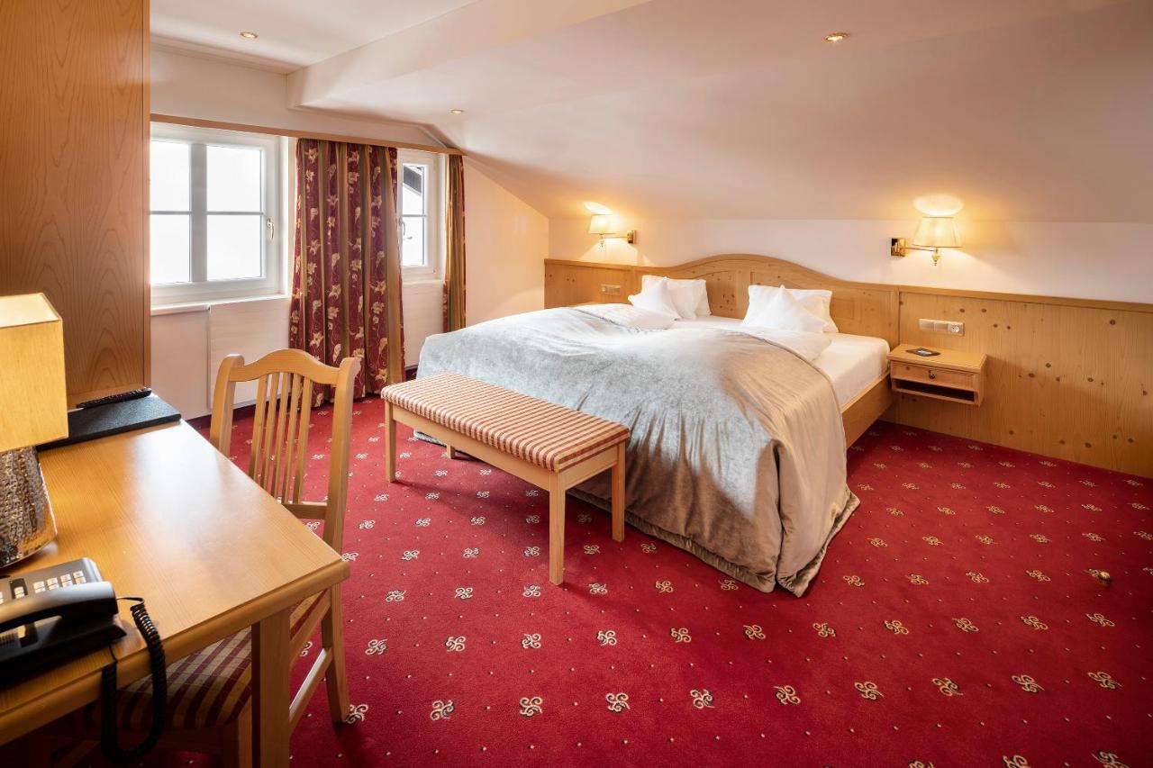 Hotel Tannbergerhof Im Zentrum Von Lech Bagian luar foto